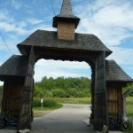 Poarta Manastirea lui Miron Romanesti