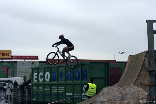 saritura cu bicicleta saritura cu bicicleta