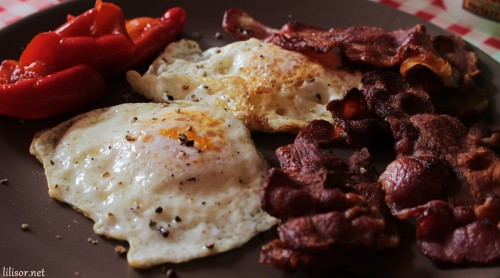 oua-prajite-cu-bacon